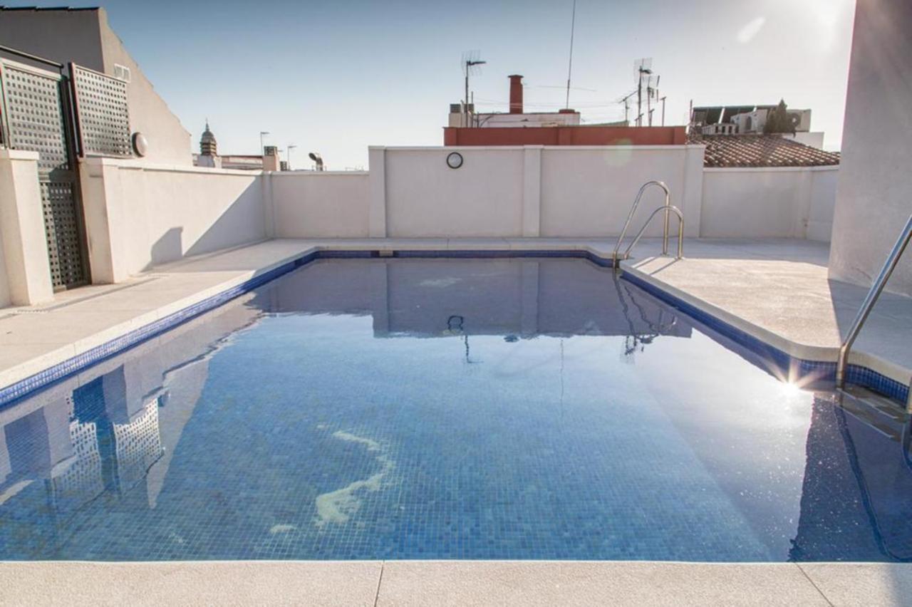 マラガAtico Con Terraza Ac 1Hab En El Centro Y Piscina Comunitariaアパートメント エクステリア 写真